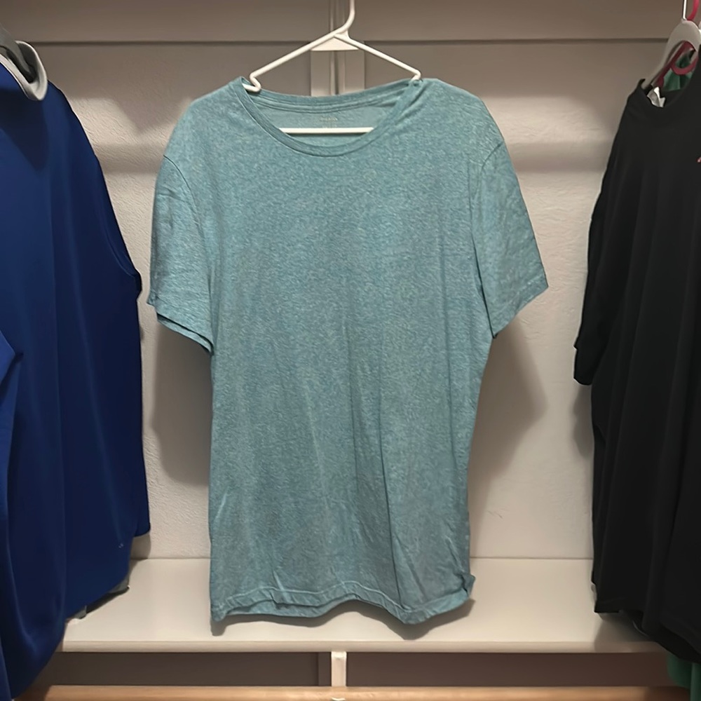 Old Navy T-Shirt